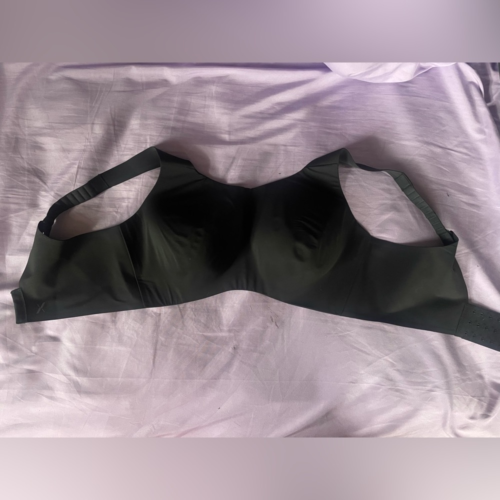 Black catalyst high impact sport bra